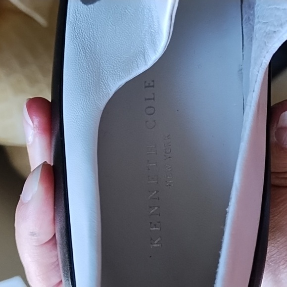 Kenneth Cole black and white leather wedge size 8.5 - Picture 8 of 9